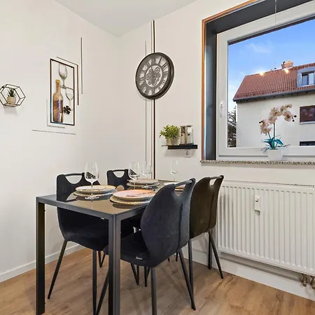Stilvolles Wohlfühl-apartment Mit Balkon *