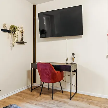 Lägenhet Stilvolles Wohlfuehl-apartment Mit Balkon *